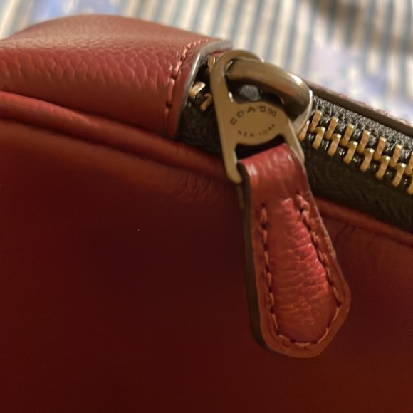 Coach - Picture 4 of 6